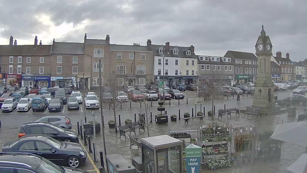 Thirsk webcam overlooking the Market Place